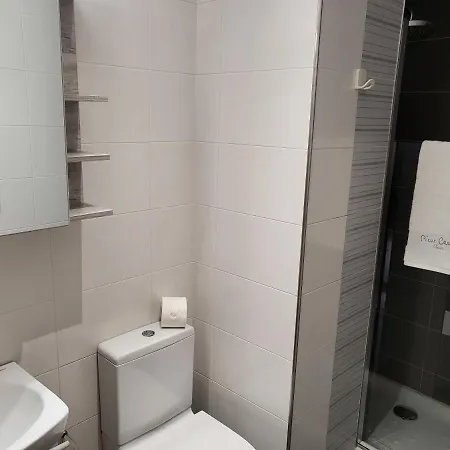 Piso Céntrico 2 A Escasos Metros De Maria Pita * La Coruña